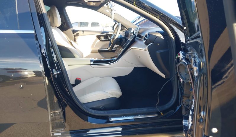 
								Mercedes-Benz C 300 full									