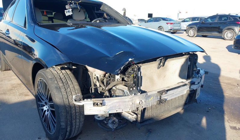 
								Mercedes-Benz C 300 full									