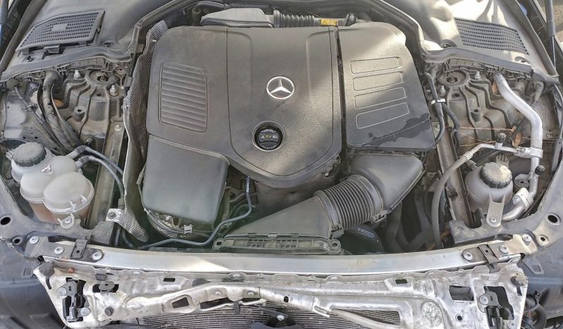 
								Mercedes-Benz C-Class full									