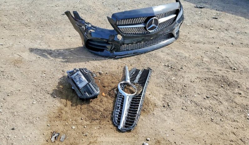 
								Mercedes-Benz C300 full									