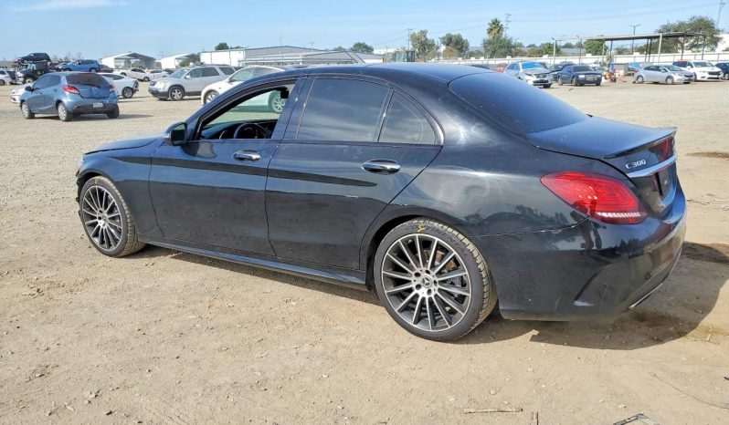 
								Mercedes-Benz C300 full									