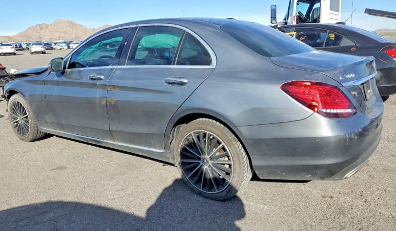 
								Mercedes-Benz C-Class full									