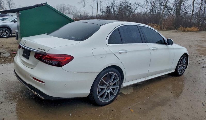 
								Mercedes-Benz E-Class full									