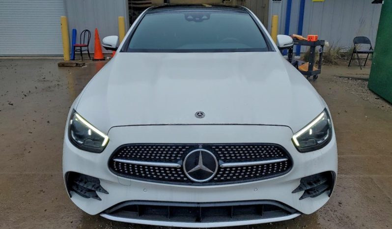 
								Mercedes-Benz E-Class full									