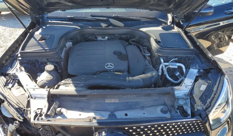 
								Mercedes-benz Glc 300 full									