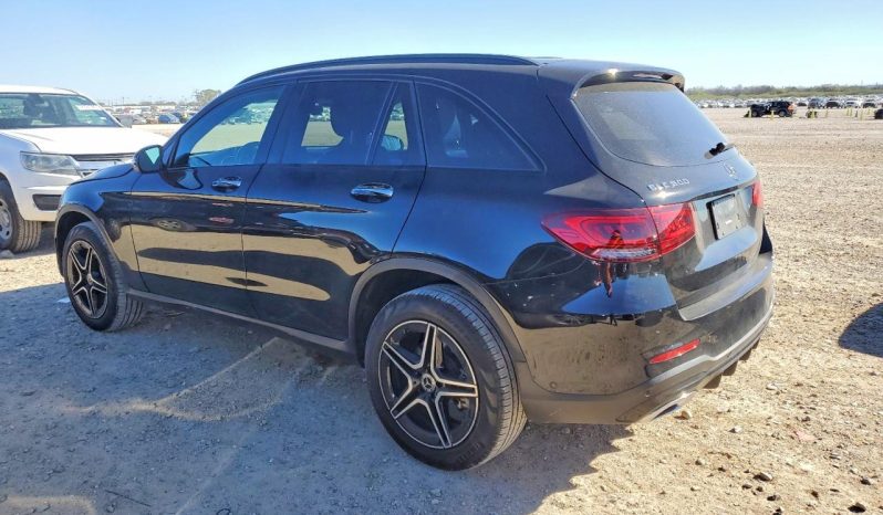 
								Mercedes-benz Glc 300 full									