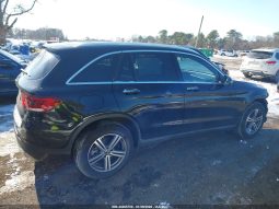 
										Mercedes-Benz GLC 300 full									