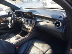 
										Mercedes-Benz GLC 300 full									