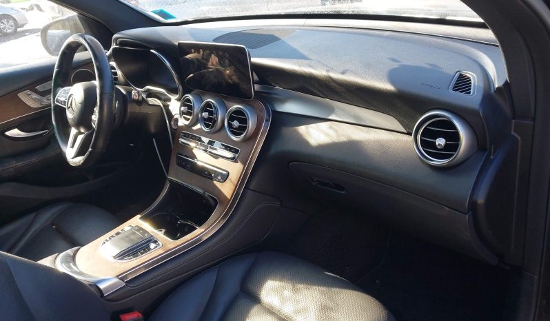 
								Mercedes-Benz GLC 300 full									