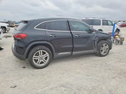 
										Mercedes-Benz GLA full									