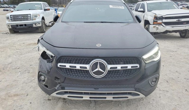 
								Mercedes-Benz GLA full									