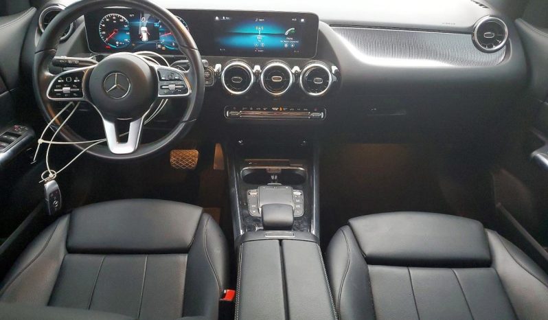 
								Mercedes-Benz GLA full									