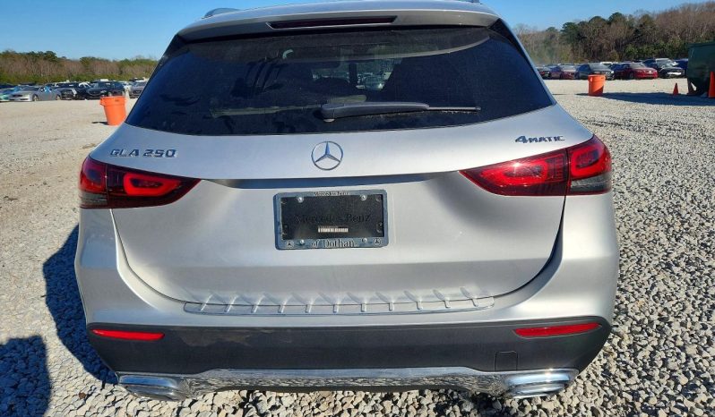 
								Mercedes-Benz GLA-Class full									