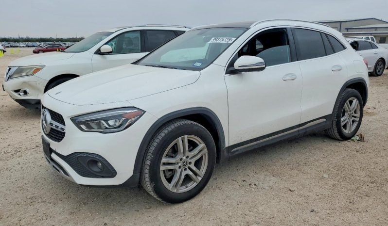 
								Mercedes-Benz GLA-Class full									