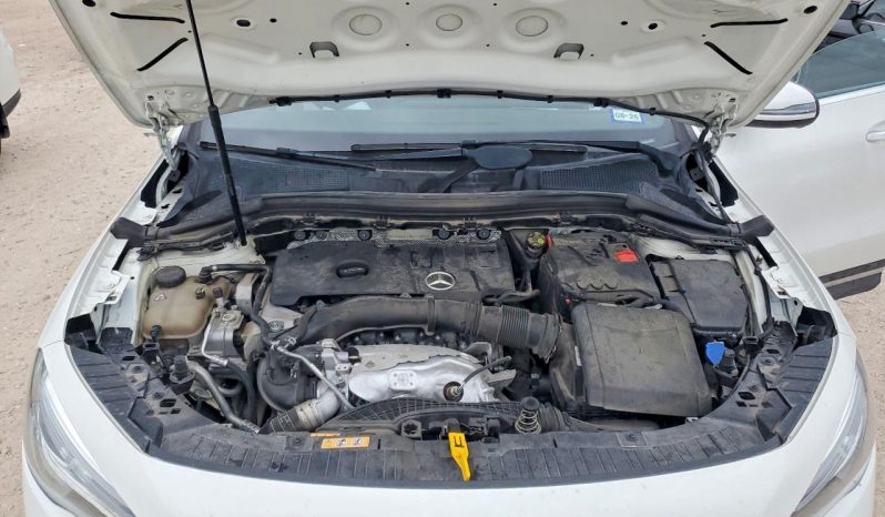 
								Mercedes-Benz GLA-Class full									