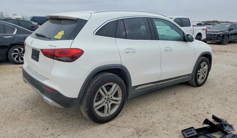 
								Mercedes-Benz GLA-Class full									