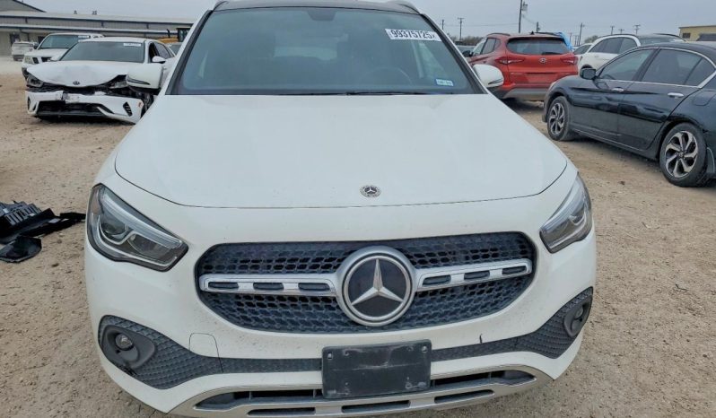 
								Mercedes-Benz GLA-Class full									