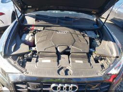 
										Audi Q8 full									
