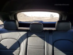 
										Mercedes-benz Glc 300 full									