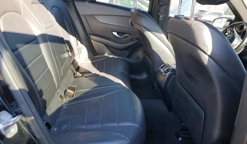 
								Mercedes-benz Glc 300 full									