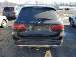
										Mercedes-benz Glc 300 full									