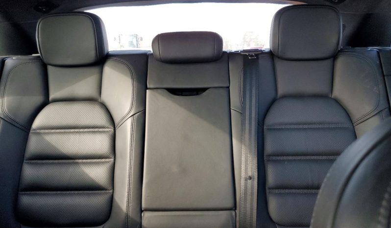 
								2016 Porsche Macan full									