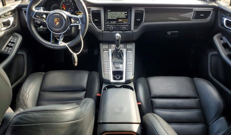 
								2016 Porsche Macan full									