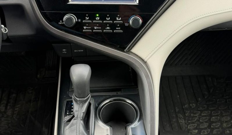 
								2019 Toyota Camry full									