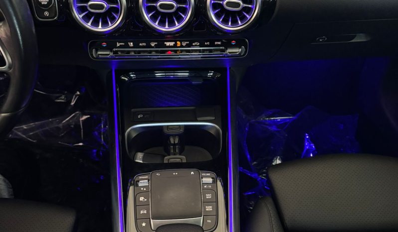 
								Mercedes-Benz GLA-Class, 250 full									