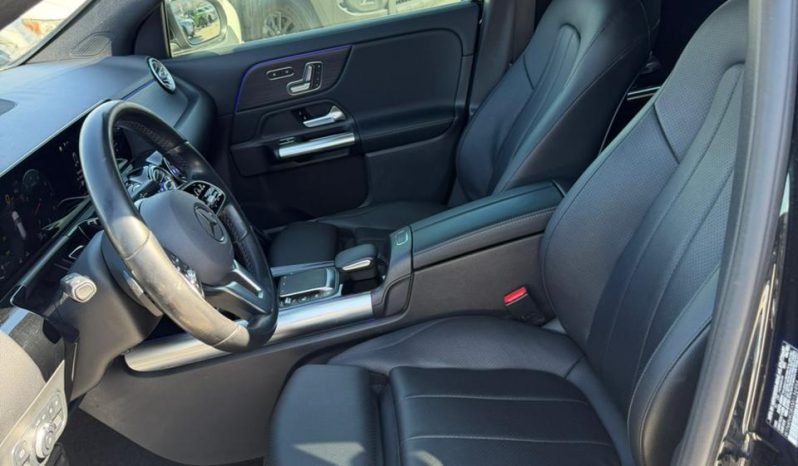 
								Mercedes-Benz GLA-Class, 250 full									