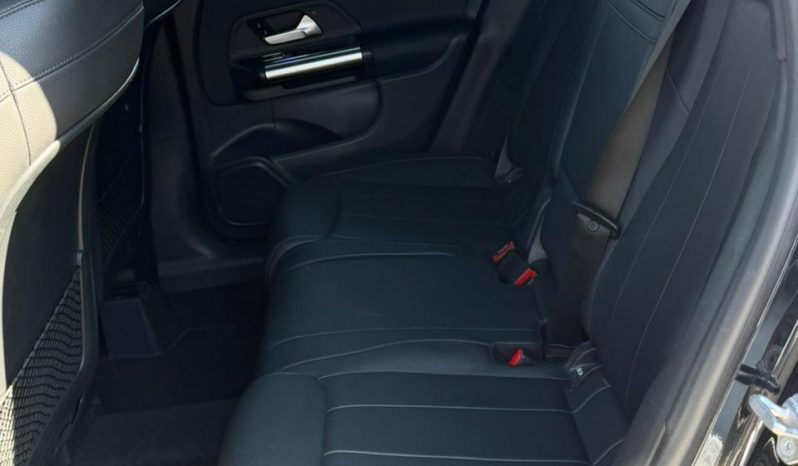 
								Mercedes-Benz GLA-Class, 250 full									