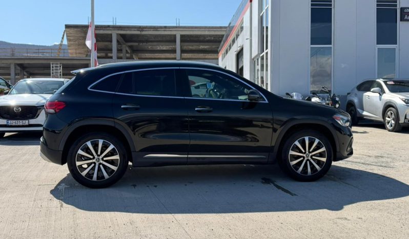 
								Mercedes-Benz GLA-Class, 250 full									