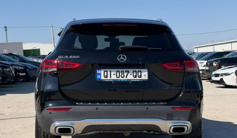 
								Mercedes-Benz GLA-Class, 250 full									