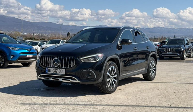 
								Mercedes-Benz GLA-Class, 250 full									