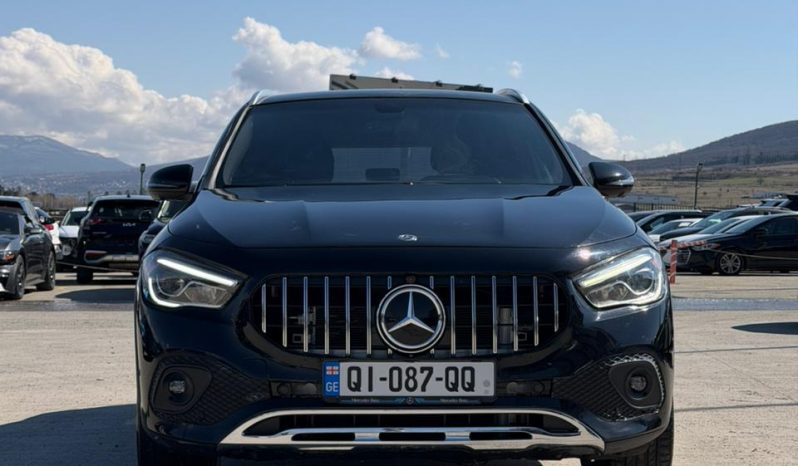 
								Mercedes-Benz GLA-Class, 250 full									