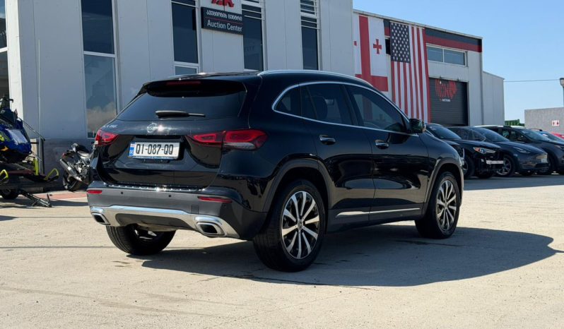 
								Mercedes-Benz GLA-Class, 250 full									