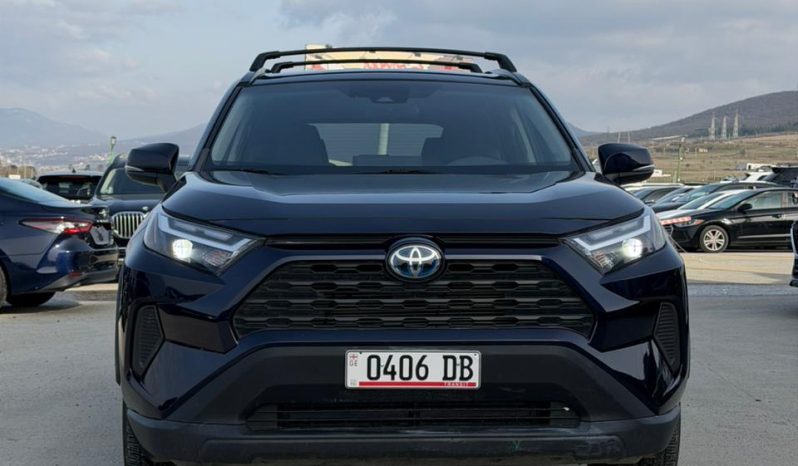 
								2022 Toyota RAV4, Hybrid Xle full									