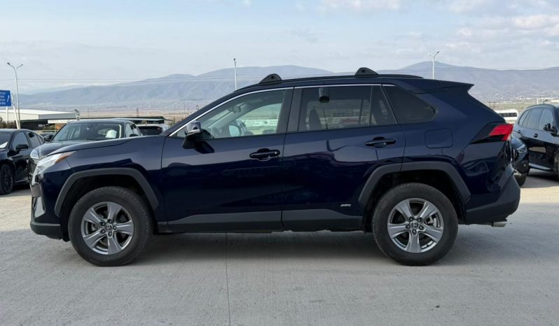
								2022 Toyota RAV4, Hybrid Xle full									