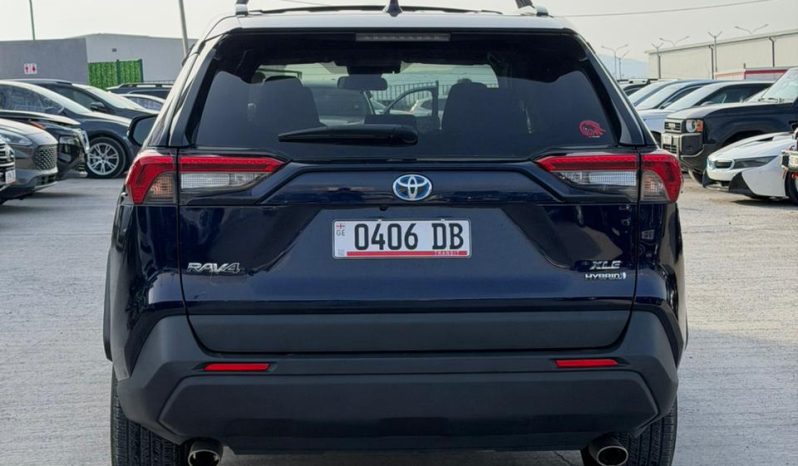 
								2022 Toyota RAV4, Hybrid Xle full									