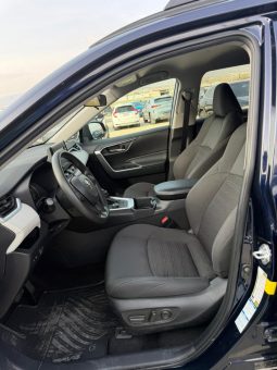 
										2022 Toyota RAV4, Hybrid Xle full									