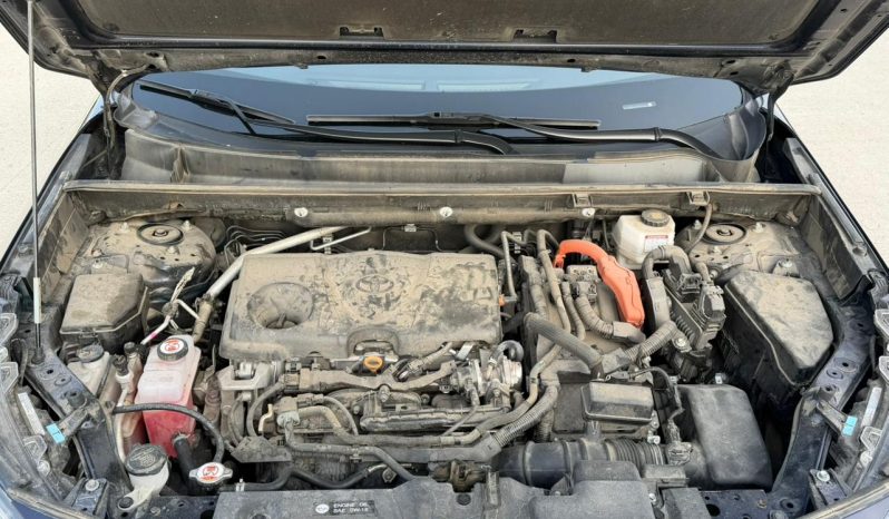 
								2022 Toyota RAV4, Hybrid Xle full									