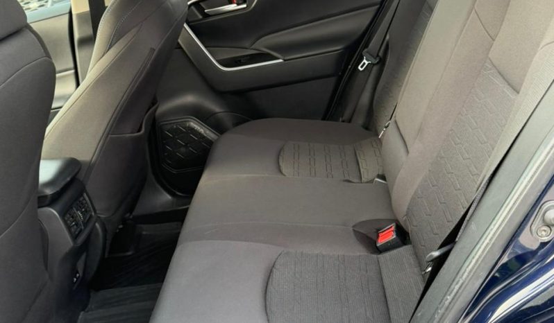 
								2022 Toyota RAV4, Hybrid Xle full									