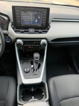 
										2022 Toyota RAV4, Hybrid Xle full									