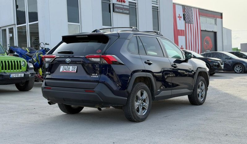 
								2022 Toyota RAV4, Hybrid Xle full									