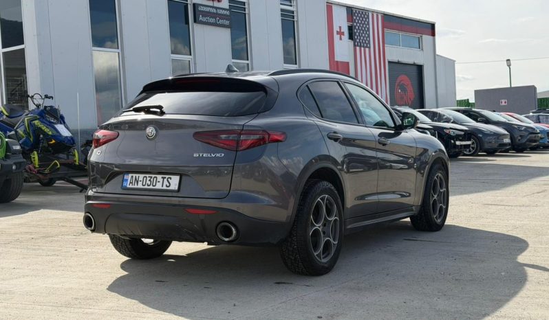 
								2017 Alfa Romeo Stelvio full									