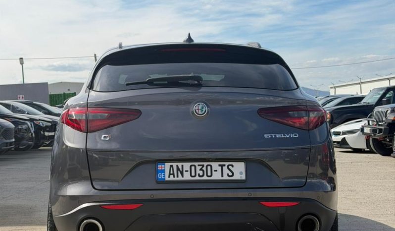 
								2017 Alfa Romeo Stelvio full									