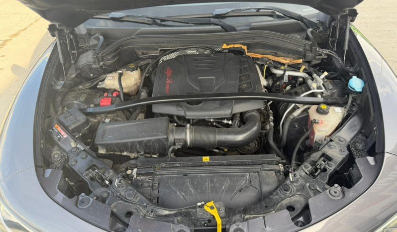 
								2017 Alfa Romeo Stelvio full									