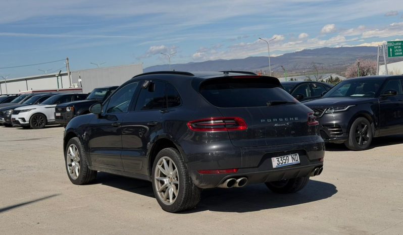 
								2017 Porsche Macan full									