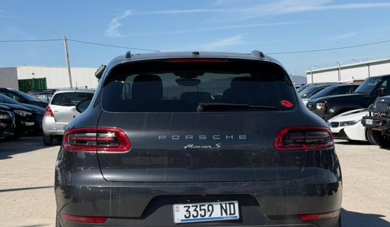 
								2017 Porsche Macan full									
