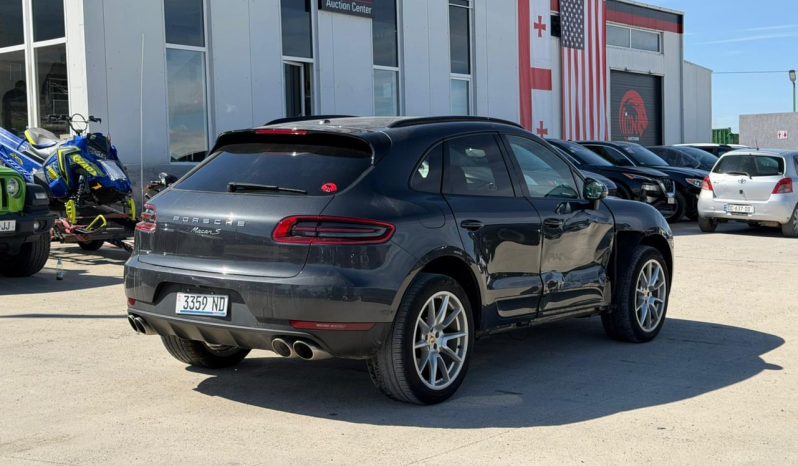 
								2017 Porsche Macan full									